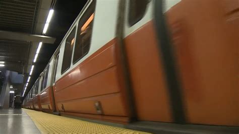 Orange Line service resumes after disabled train prompts switch to shuttle buses between Oak Grove and Wellington